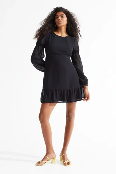 Još traje sniženje u H&M-u pa smo izdvojile upečatljive komade do 30 eura