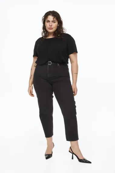 Kako nositi traperice visokog struka? Imamo outfit ideje za svaku prigodu