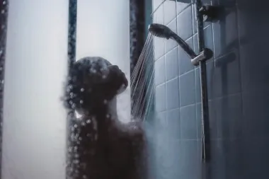 Solo igrice pod tušem: 7 savjeta kako maksimalno iskoristiti vrijeme u kupaonici