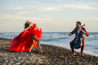 HAUSER počastio publiku obradom velikog hita "La isla bonita“