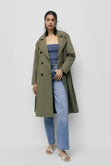 Baloner je neizostavni klasik za proljeće, a Pull and Bear ima prekrasne modele