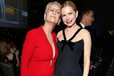 Osim 'puse' Jamie Lee Curtis i Michelle Yeoh, i o ovim outfitima dodjele SAG nagrada još će se pričati