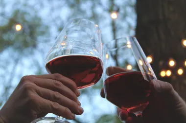 Ispravak jer istraživanje nije potvrdilo kako bi čaša crnog vina mogla imati učinak kao sat vježbanja