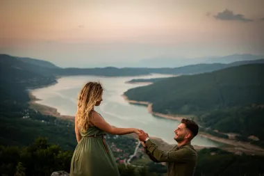 Bliže se zaruke? Znakovi koji pokazuju da te partner želi zaprositi