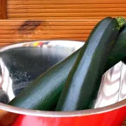 Kako se pripremaju tikvice u fritezi na vrući zrak?