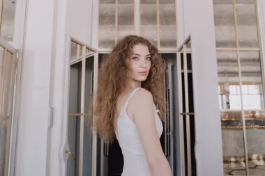 U Mangu smo pronašle elegantne haljine koje možeš nositi i umjesto vjenčanice