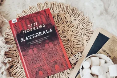 Darujemo knjigu 'Katedrala'