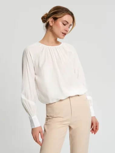 Nova Sinsay kolekcija krije elegantne, a ležerne komade - idealne za posao
