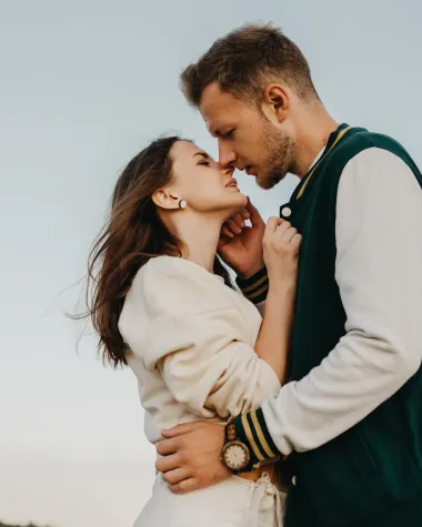 Zanima te kakav je frajer u krevetu? Obrati pažnju na ove znakove
