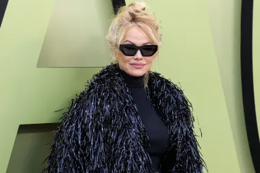 Veliki povratak: Kako je Pamela Anderson postala nova modna ikona?