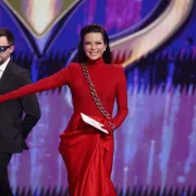 Neočekivan styling: Nikolina Pišek oduševila u crvenom od glave do pete