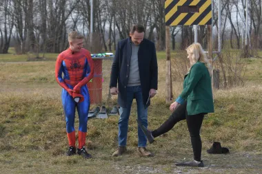 Spider-Man ostao bez stvari i s još jednim parom dijeli najgoru sobu: 'Superheroji nikad ne spavaju!'