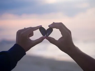 Nije normalno ponašanje: Pet znakova da je tvoj partner ljubomoran - na tebe