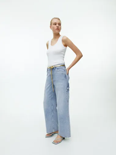 Outfit ideje: Evo kako nositi traperice i cipele na petu u svakoj prilici