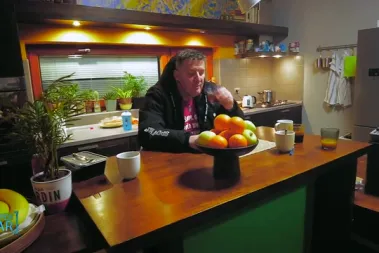 Davor je razočaran jer nije prepoznao Merin glas