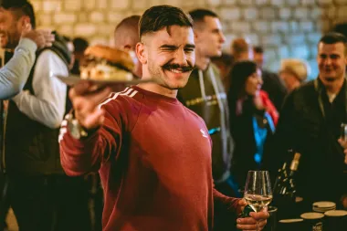 Dubrovnik ima idealno mjesto za proljetno druženje koje se ne propušta : počinje Bavarin – dubrovački street food festival!