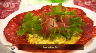 Gosti poslije večere: 'Sve je bilo u redu, ali… predjelo je jednostavno, salata slatka, desert zaleđen, a atmosfera loša!'