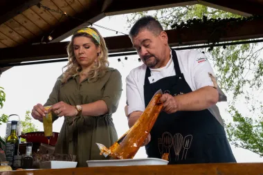 Šarmantni sendviči: Vrući roštilj, trgana svinjetina i coleslaw salata