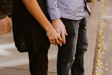 8 znakova koji otkrivaju da si u vezi s muškarcem koji ne poštuje žene