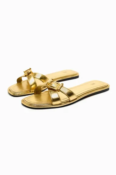 Što je ljeto bez sandala? Ovi modeli u zlatnoj boji začinit će svaki look