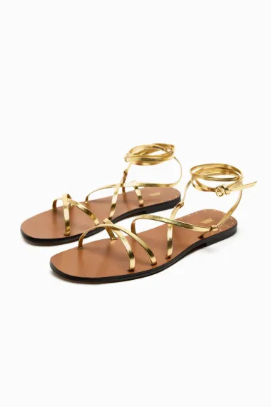 Što je ljeto bez sandala? Ovi modeli u zlatnoj boji začinit će svaki look