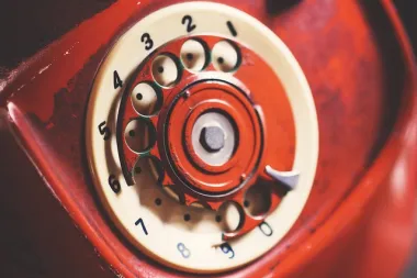Kako uključiti poziv na čekanju za fiksni telefon?
