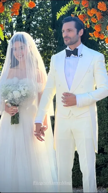 Zvijezda serije 'Pun Mjesec' oduševila je svojim svadbenim izdanjima! Vjenčanica Özge Gürel oduzima dah