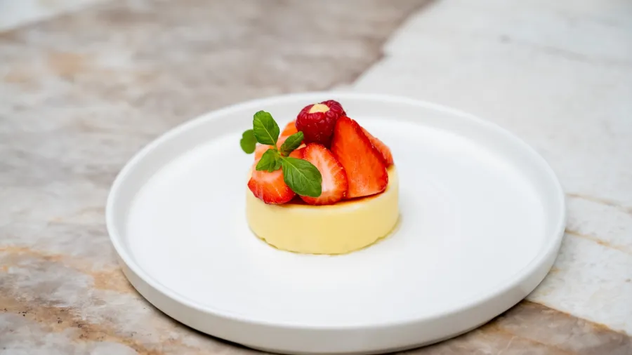pavlova-s-jagodama-recept-poznatog-chefa-roberta-hromali-a-ena-hr