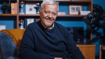 Emir Hadžihafizbegović nedavno je proslavio 40 godina karijere, a velikim projektom na RTL-u nastavlja svoj niz očinskih uloga