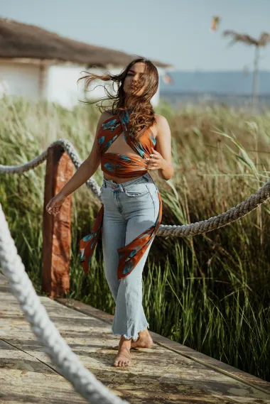 Pronašle smo idealnu ručno rađenu haljinu za plažu, a iza nje stoji Mateja Filipović i njezin Petit Fil