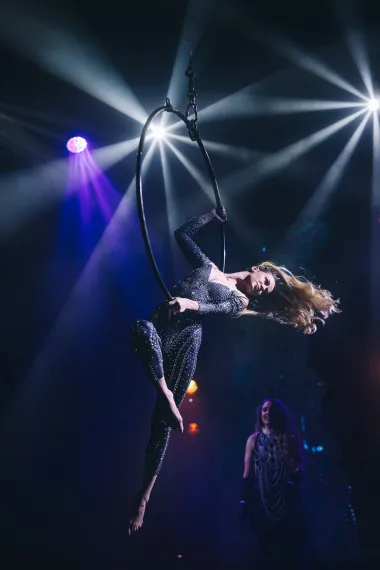 Veličanstvena Kristalna dvorana hotela Kvarner u Opatiji poziva vas ovog ljeta na spektakularni MINT CABARET DINNER SHOW