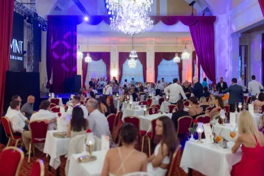 MINT CABARET DINNER SHOW u Opatiji oduševio je sve posjetitelje svojom prvom izvedbom ovog ljeta