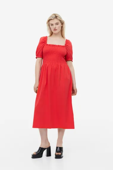 Top 15 ljetnih komada za žene s oblinama koji su sada na sniženju u H&M-u