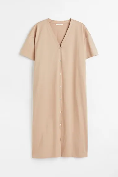 Top 15 ljetnih komada za žene s oblinama koji su sada na sniženju u H&M-u