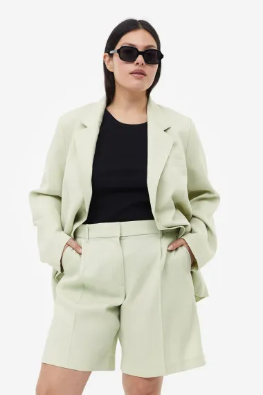 Top 15 ljetnih komada za žene s oblinama koji su sada na sniženju u H&M-u
