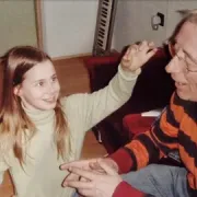 Prepoznajete li glazbenicu s fotografije? Još kao mala snimala je s Oliverom Dragojevićem