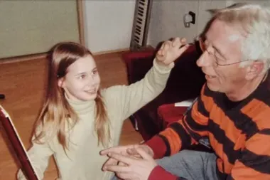 Prepoznajete li glazbenicu s fotografije? Još kao mala snimala je s Oliverom Dragojevićem