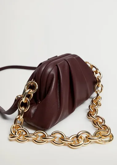 Sezonu pred nama obilježit će upečatljive clutch torbice