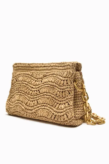 Sezonu pred nama obilježit će upečatljive clutch torbice