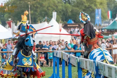 Pan vlak vas vozi na Renesansni festival - doživite čaroliju festivala i pivovare!