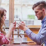 Šutljivci Zodijaka: Ova 4 znaka mrze neobavezno čavrljanje
