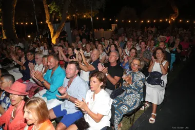 Glazbeno-modni spektakl Festivala Rovinj Art&More donio je dašak glamura i umjetnosti na atraktivnu morsku lokaciju