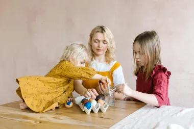 7 pitanja koja si trebaš postaviti kad se osjećaš kao loša mama