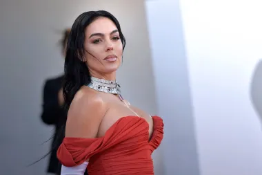 Georgina Rodriguez oduševila u haljini koja podsjeća na onu iz hita 'Zgodna žena' , no mnogima je za oko zapelo nešto drugo