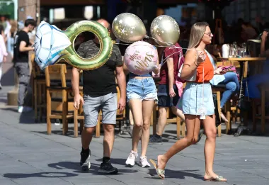Zagrebačka špica i ove je subote  'vrvila' ljetnim kombinacijama- topići, haljinice... Bilo je svega