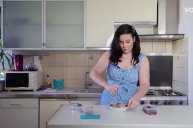 Lara Peruško iz prošle sezone showa 'Život na vagi'  otkrila kako radi slasticu u kojoj možeš uživati bez grižnje savjesti