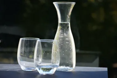 8 čaša vode dnevno i ostali mitovi o hidrataciji kože u koje još vjerujemo