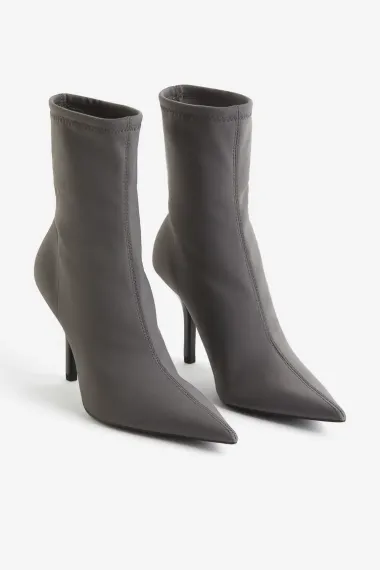 'This boots are made': Najljepše čizmice i gležnjače na petu iz jesenskih kolekcija