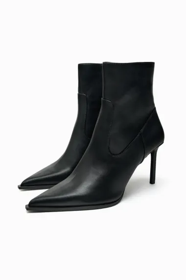 'This boots are made': Najljepše čizmice i gležnjače na petu iz jesenskih kolekcija