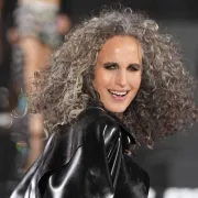 Andie MacDowell je jo&scaron; jednom dokazala kako su godine samo broj